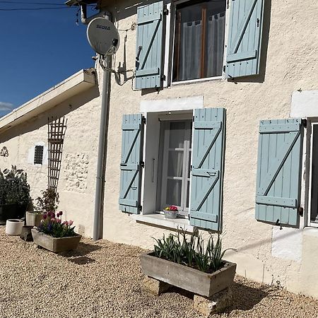 Le Jardin De Rose 24 Feuillebert Romagne 86700 B&B 외부 사진