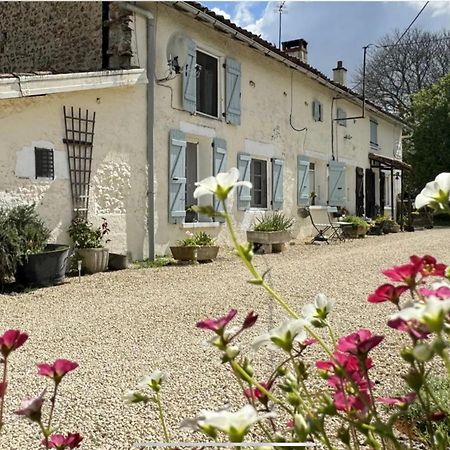 Le Jardin De Rose 24 Feuillebert Romagne 86700 B&B 외부 사진