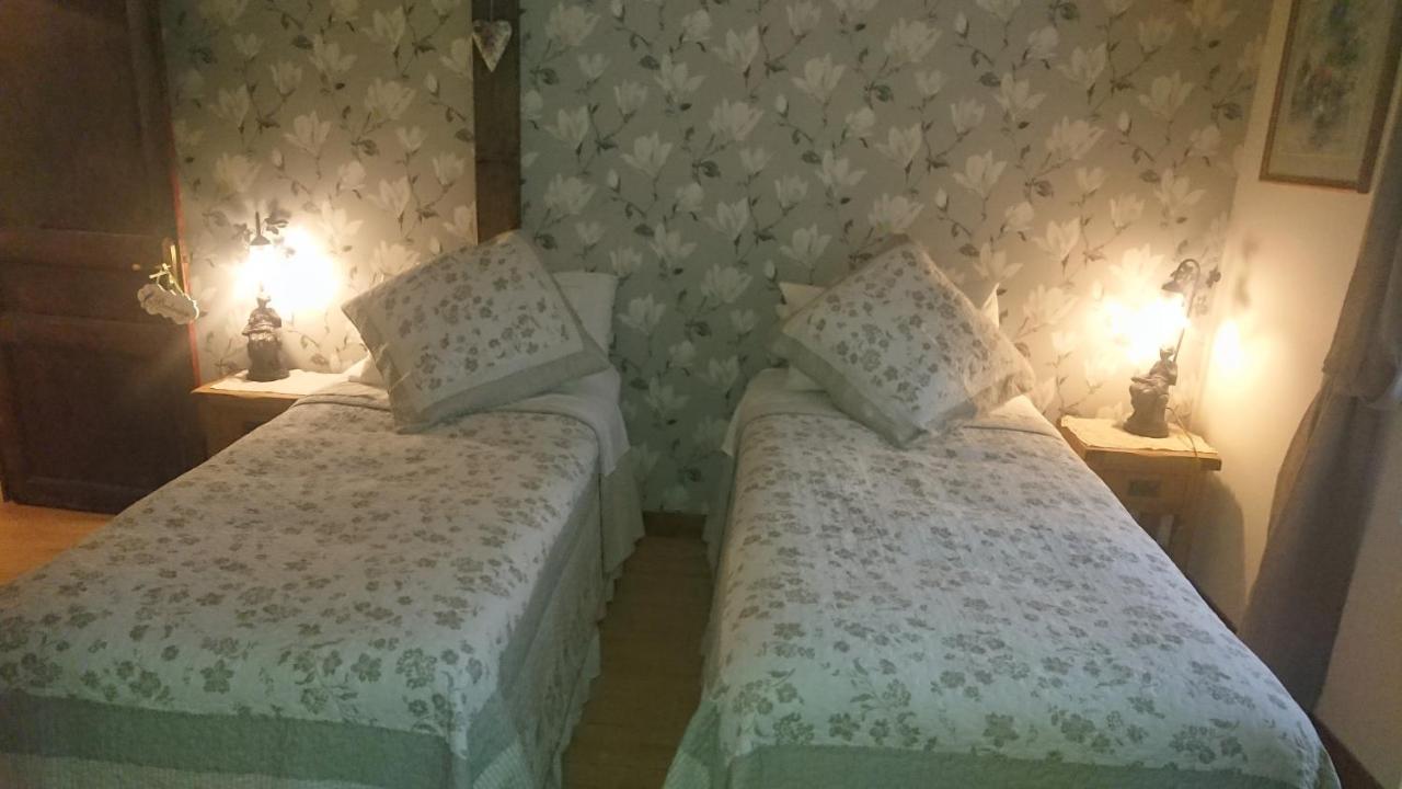 Le Jardin De Rose 24 Feuillebert Romagne 86700 B&B 외부 사진