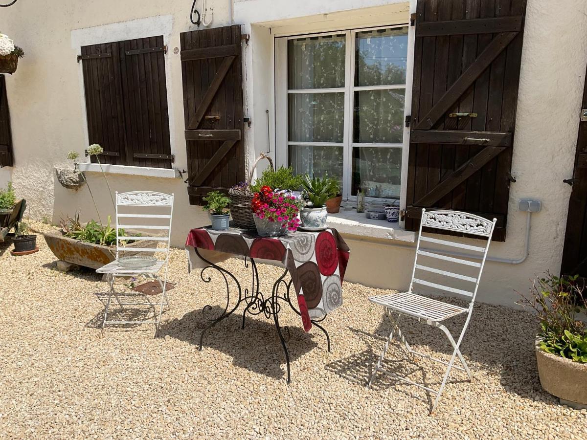Le Jardin De Rose 24 Feuillebert Romagne 86700 B&B 외부 사진
