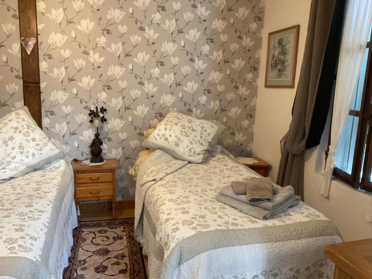 Le Jardin De Rose 24 Feuillebert Romagne 86700 B&B 외부 사진