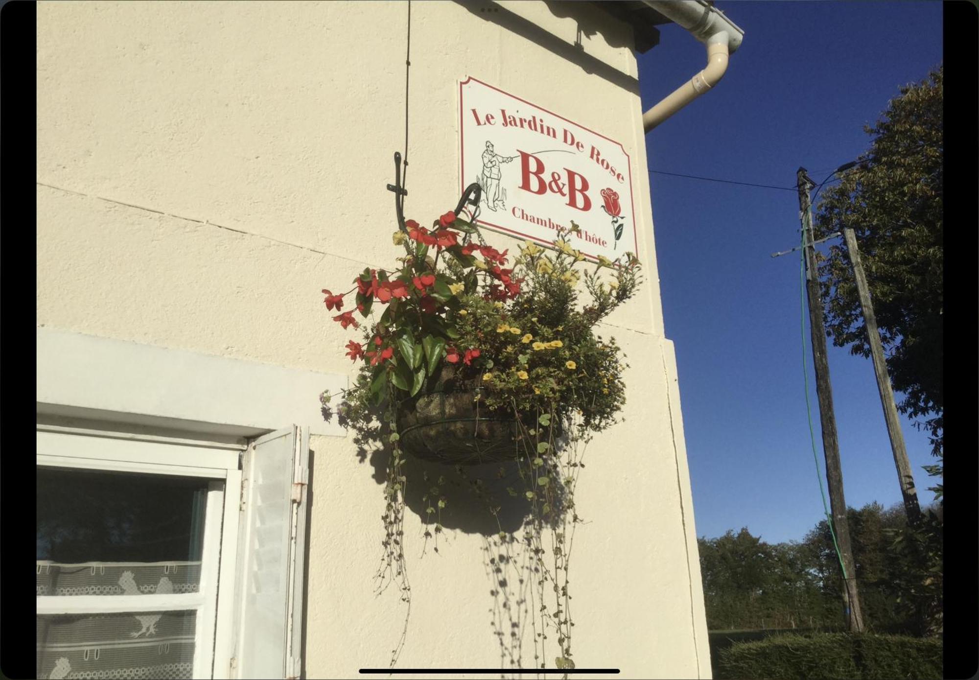 Le Jardin De Rose 24 Feuillebert Romagne 86700 B&B 외부 사진
