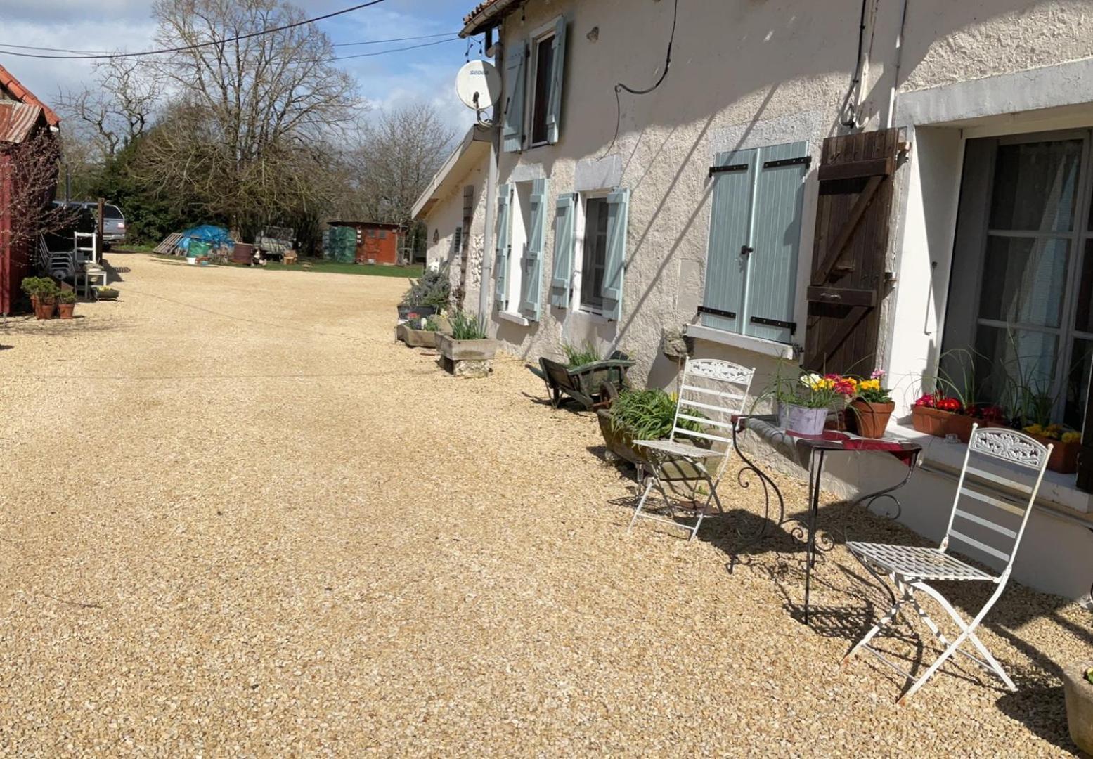 Le Jardin De Rose 24 Feuillebert Romagne 86700 B&B 외부 사진