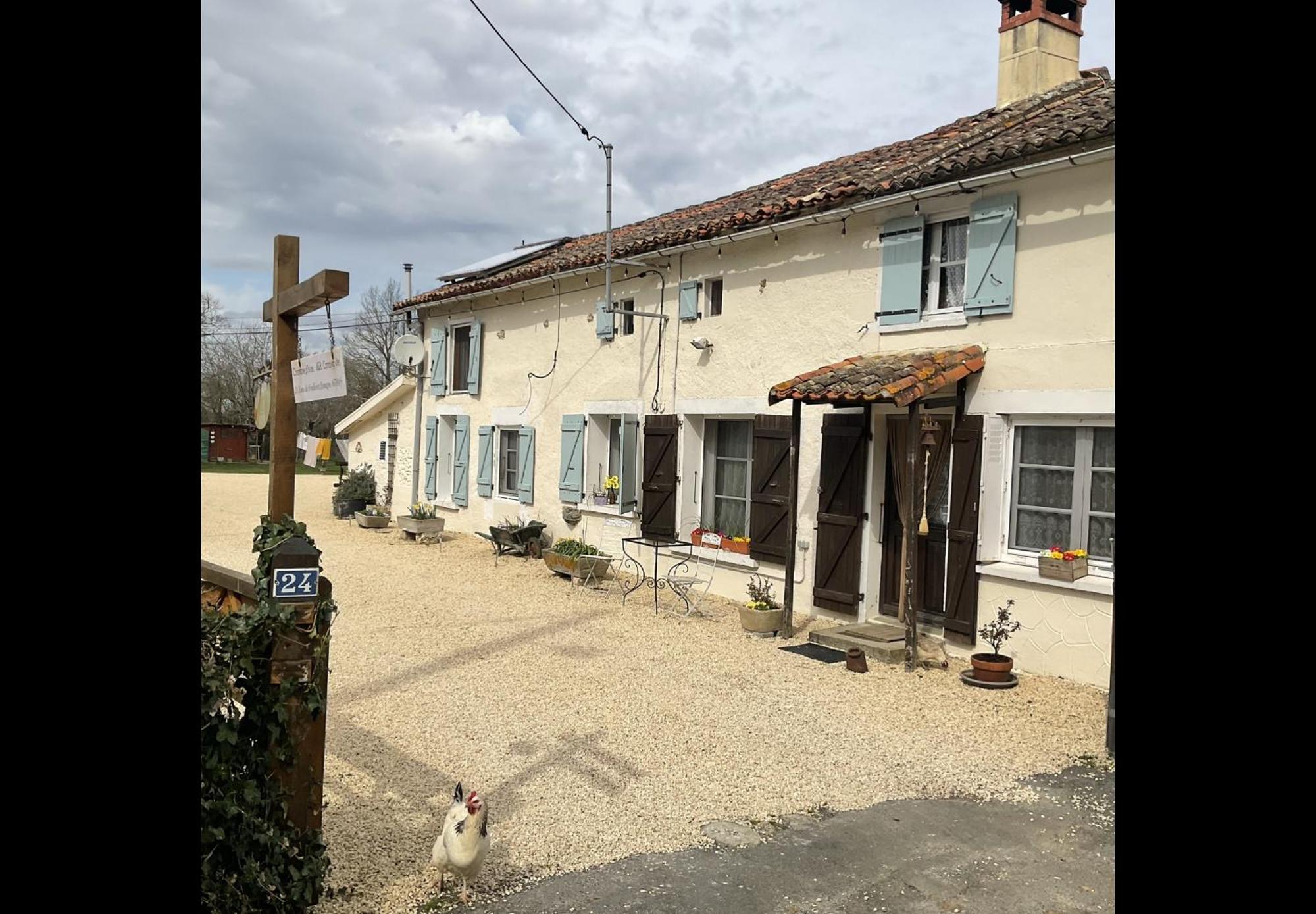 Le Jardin De Rose 24 Feuillebert Romagne 86700 B&B 외부 사진